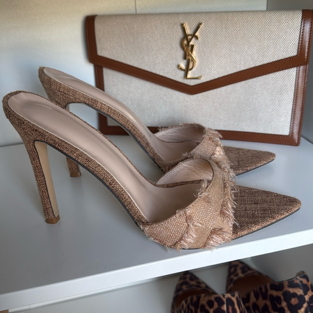 Nude Pointed Toe Mule